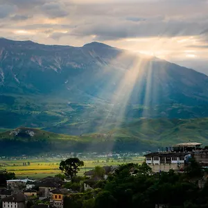 https://mele-guesthouse.albaniahotels.org